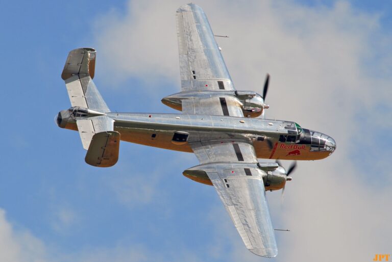 B-25 © Jean-Pierre Touzeau