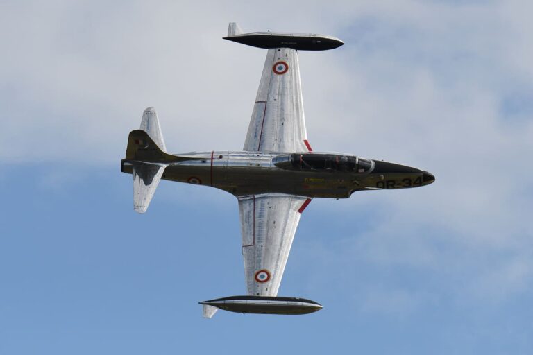 T-33 © Eric Barnwarth