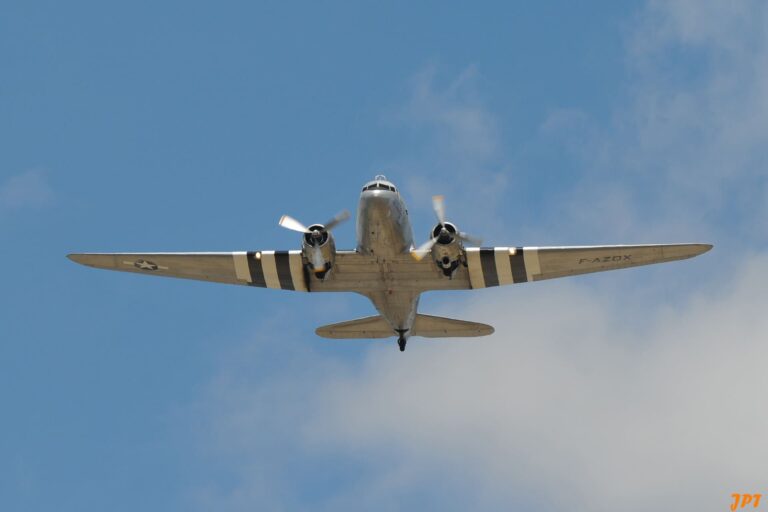 DC-3 F-AZOX © Jean-Pierre Touzeau
