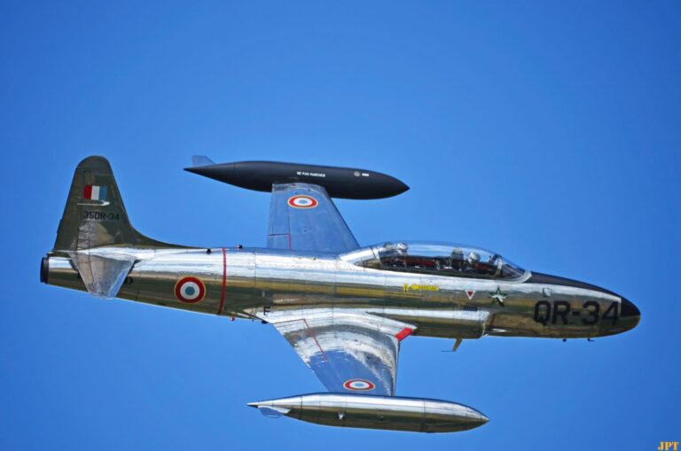 T-33 © Jean-Pierre Touzeau
