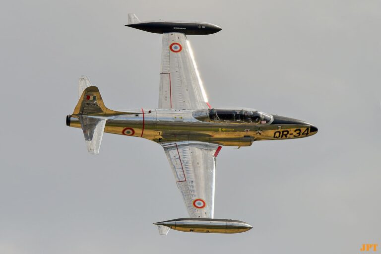 T-33 © Jean-Pierre Touzeau