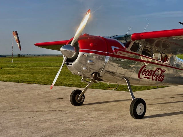 Cessna 195 "Coca-Cola", F-AYTX