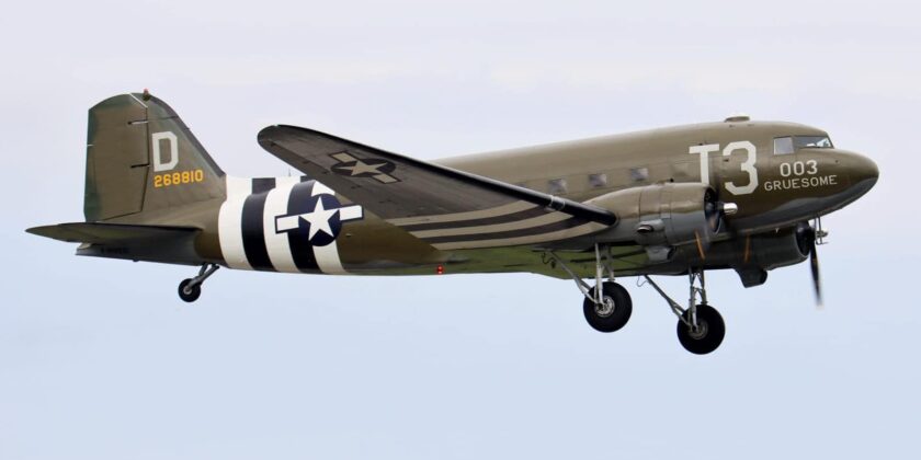 Flight ride in a DC3